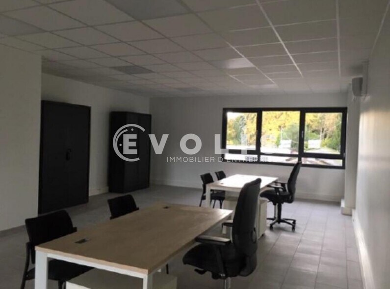 Office in Fleurieu-sur-Saône for lease - Interior Photo - Image 3 of 7