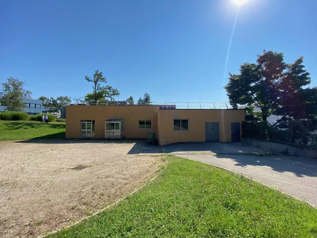 Flex dans Dardilly à louer Photo du bâtiment- Image 1 de 10