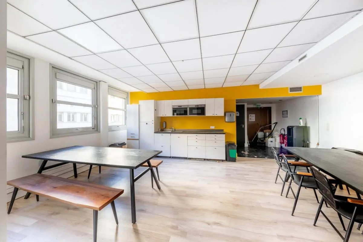 336-340 Rue Saint-Honoré, Paris for sale Interior Photo- Image 1 of 28