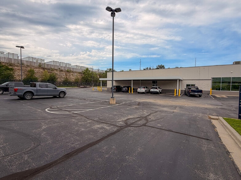 1930 S 45th St, Kansas City, KS for lease - Building Photo - Image 3 of 15