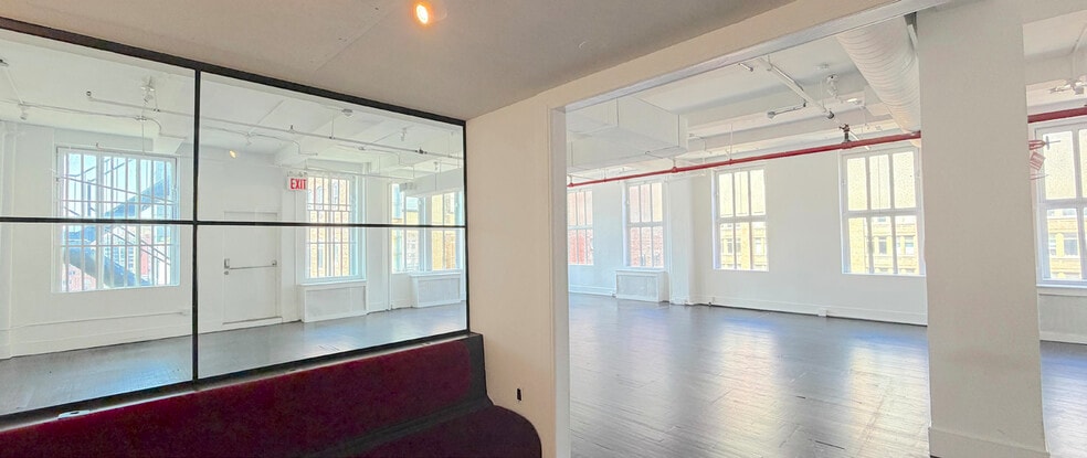 164 W 25th St, New York, NY for lease - Building Photo - Image 2 of 5