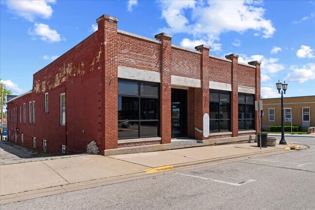 Plus de détails pour 203 Ellis St, Kewaunee, WI - Bureau à vendre