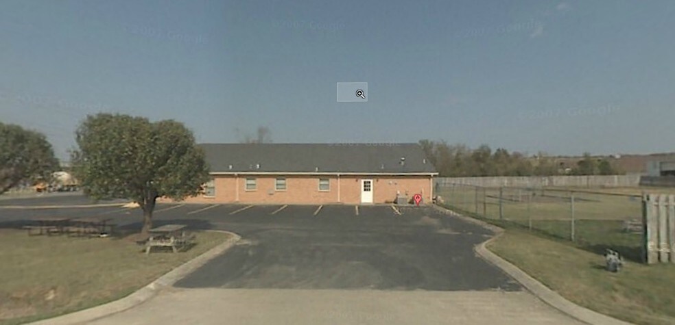 437 Waldron Rd, La Vergne, TN à louer - Photo du bâtiment - Image 1 de 1