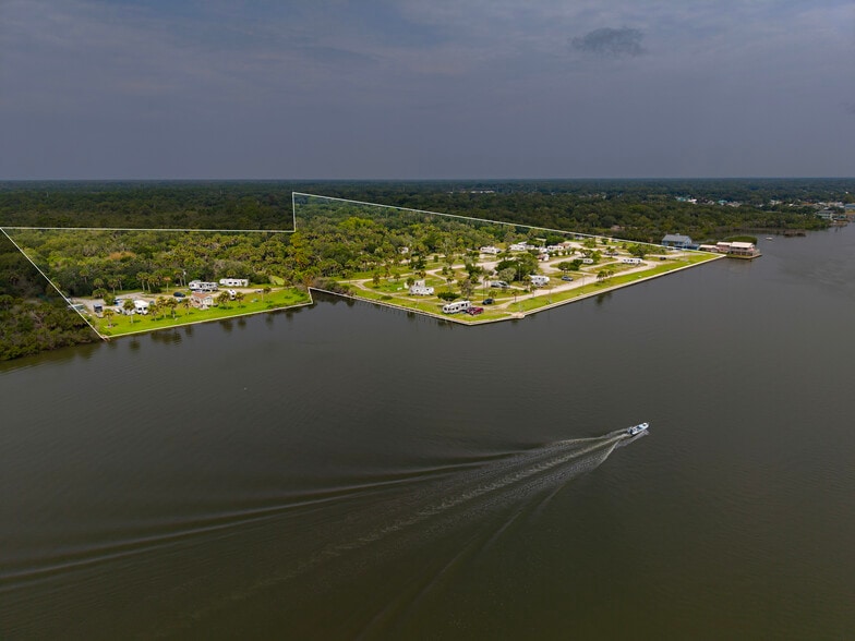 Riverwood Park | 33± Waterfront Acres portfolio of 2 properties for sale on LoopNet.ca - Aerial - Image 2 of 11