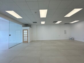 20200 W Dixie Hwy, Aventura, FL for lease Interior Photo- Image 1 of 8