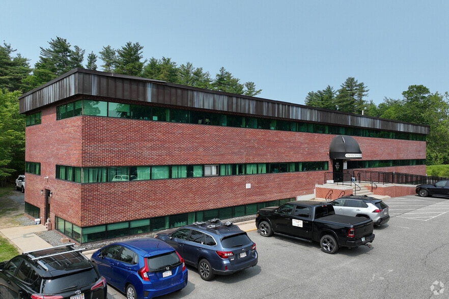 166 Plaistow Rd, Plaistow, NH for sale - Primary Photo - Image 1 of 3