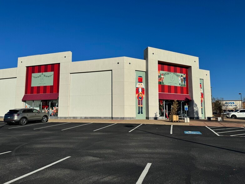 529 46th St, Rogers, AR à louer - Photo du bâtiment - Image 2 de 12