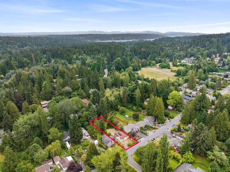 19054 18th Ave NE, Shoreline, WA for sale - Primary Photo - Image 1 of 1