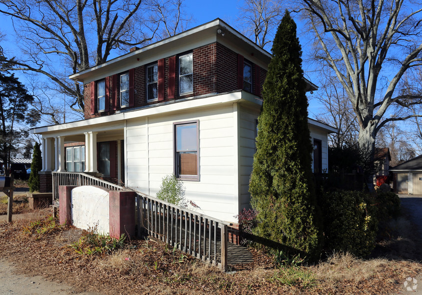 6306 W Market St, Greensboro, NC à vendre - Photo principale - Image 1 de 1