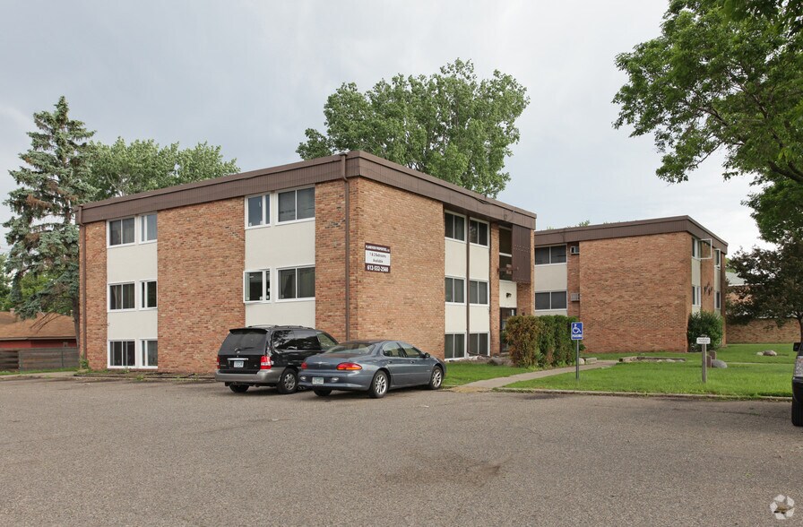 7444 Cedar Ave S, Richfield, MN à vendre - Photo du bâtiment - Image 2 de 36
