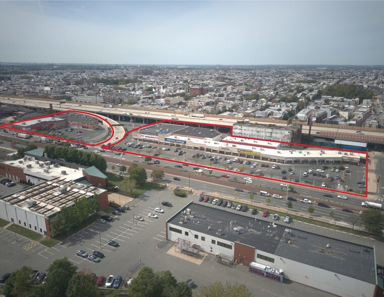 1100 & 1300 S Christopher Columbus Blvd portfolio of 2 properties for sale on LoopNet.ca - Building Photo - Image 1 of 8