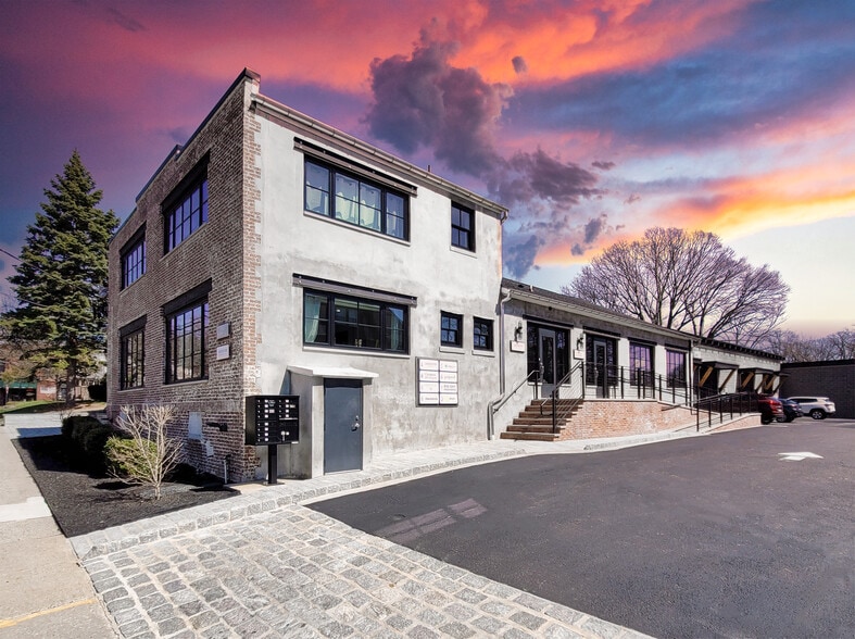 151 Forest St, Montclair, NJ à louer - Photo du bâtiment - Image 2 de 8