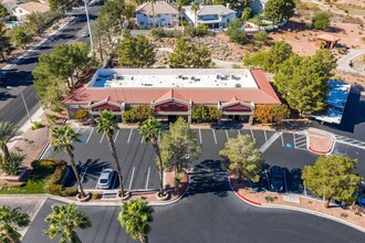 1701 N Green Valley Pky, Henderson, NV à louer Photo du bâtiment- Image 1 de 3