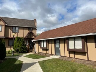 Plus de détails pour 825 Village Quarter Rd, West Dundee, IL - Bureau à vendre