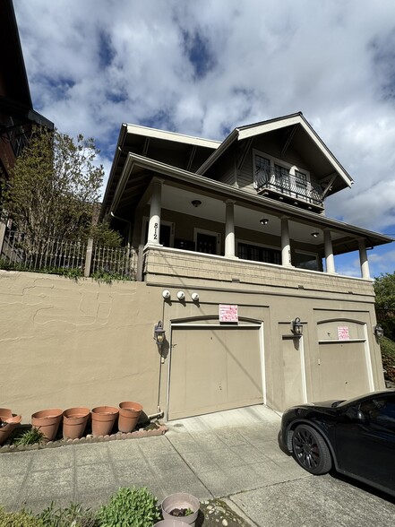 812 E Gwinn Pl, Seattle, WA for sale - Primary Photo - Image 1 of 18