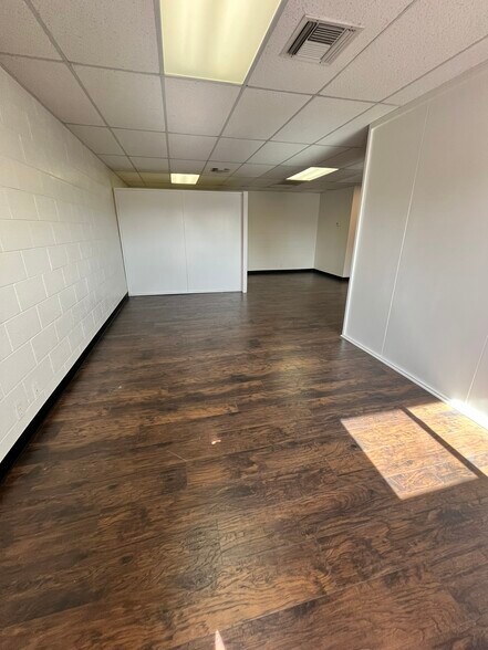 14231 Garden Rd, Poway, CA à louer - Photo intérieure - Image 2 de 9