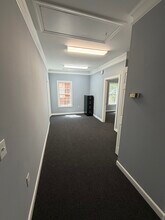6511 Creedmoor Rd, Raleigh, NC for lease Interior Photo- Image 2 of 9