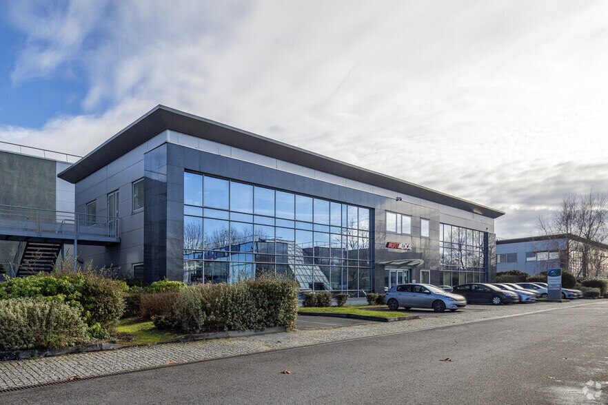 385 Rue De La Belle Etoile, Roissy-en-France à louer - Photo du bâtiment - Image 2 de 2