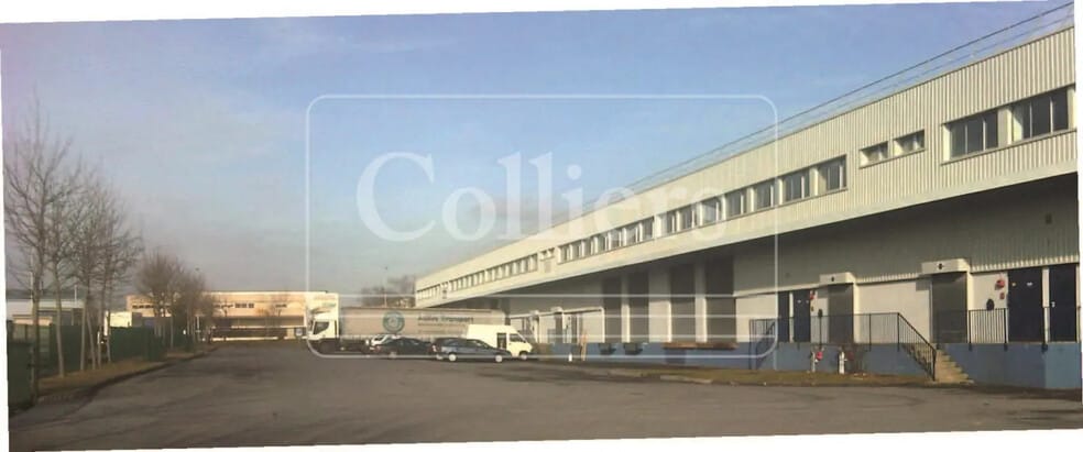 Office in Goussainville for lease - Building Photo - Image 1 of 19