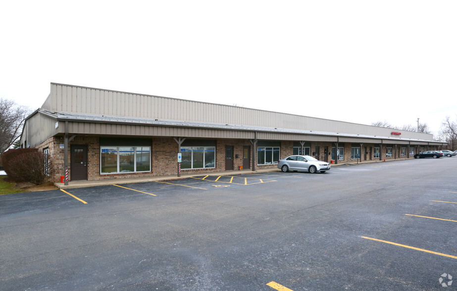 600 Industrial Dr, Cary, IL for lease - Building Photo - Image 1 of 7