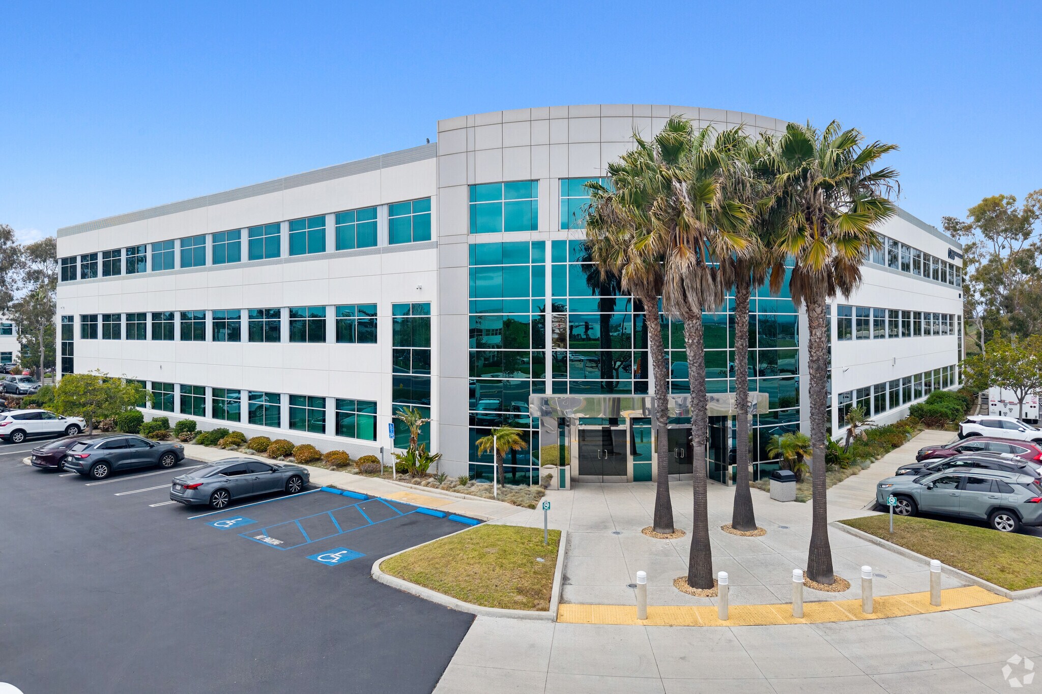 1901 N Rice Ave, Oxnard, CA for lease Primary Photo- Image 1 of 8