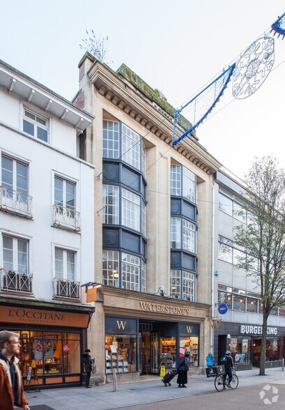 48-49 High St, Exeter à vendre - Photo du bâtiment - Image 2 de 6