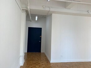 325 W 38th St, New York, NY à louer Photo intérieure- Image 2 de 3