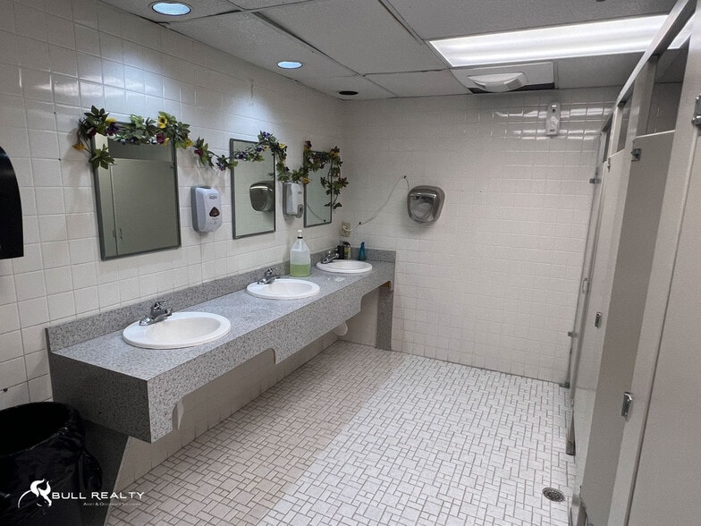 4854 Old National Hwy, College Park, GA for lease - Interior Photo - Image 2 of 26