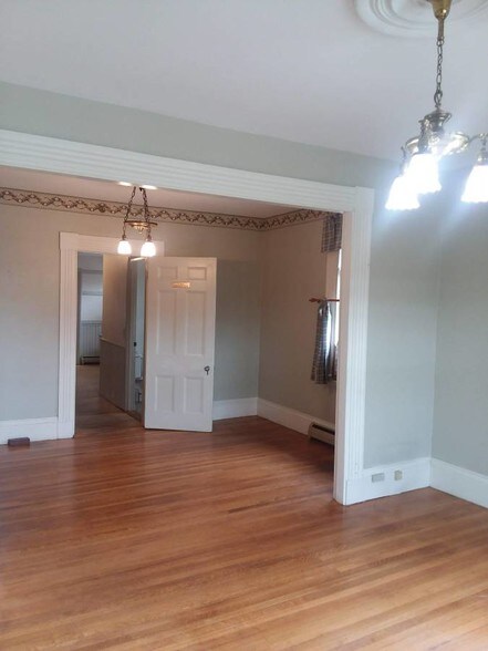 67 Pine St, Bangor, ME à louer - Photo du bâtiment - Image 2 de 15