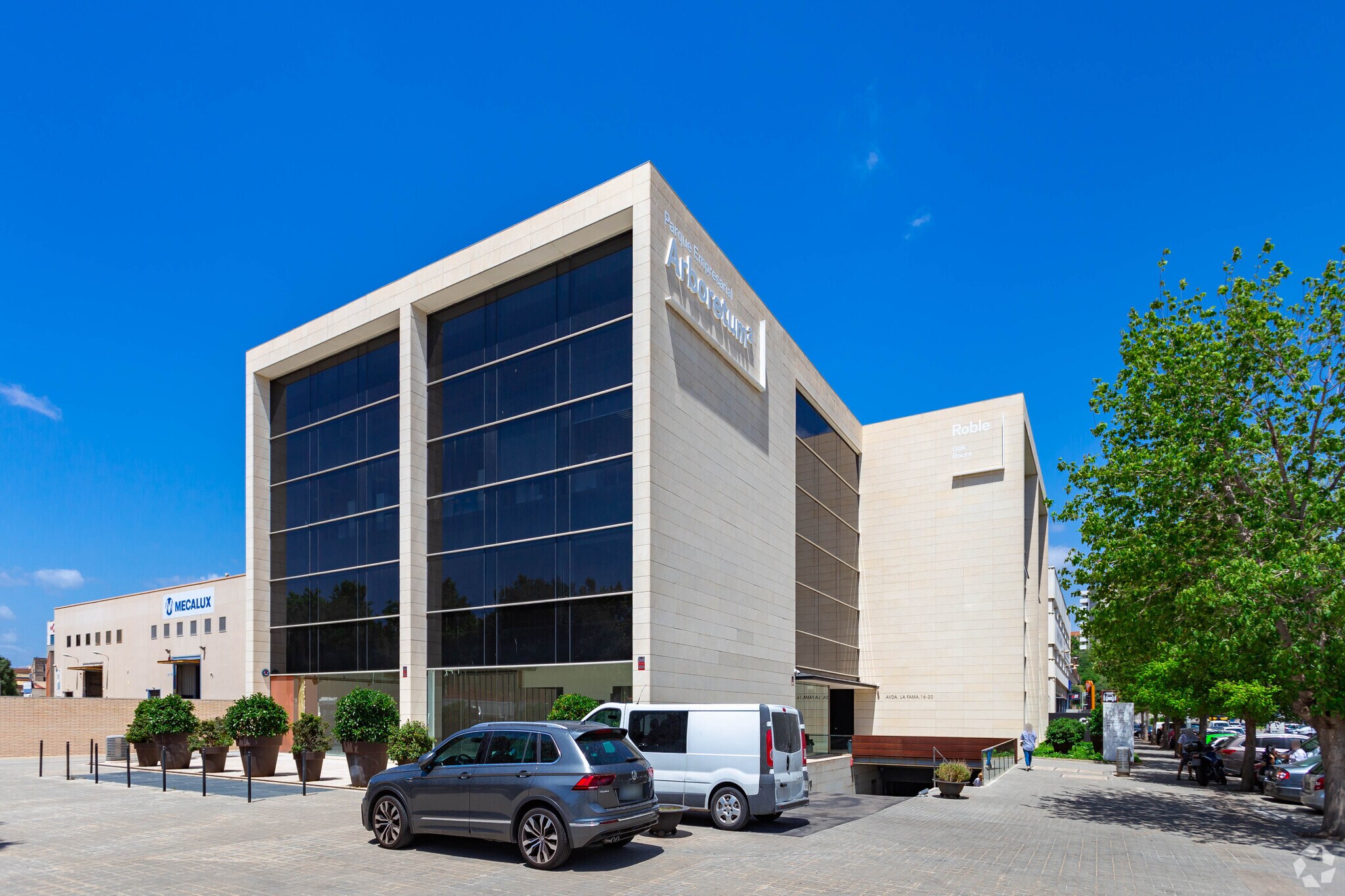 Avinguda de la Fama, 16, Cornellà de Llobregat, Barcelona for lease Primary Photo- Image 1 of 5