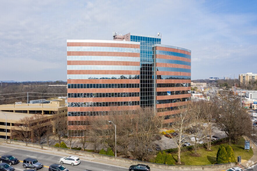 4400 Harding Rd, Nashville, TN à louer - Photo du bâtiment - Image 1 de 10