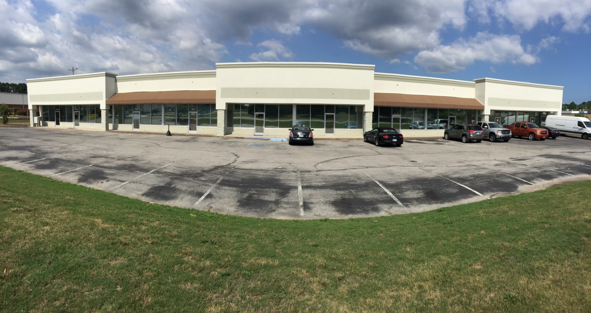 3917 Volunteer Dr, Chattanooga, TN for lease Building Photo- Image 1 of 2