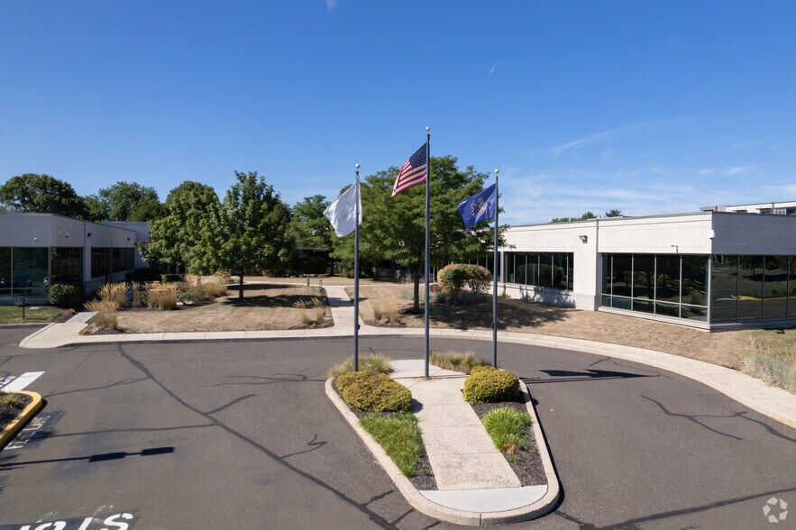 507 Prudential Rd, Horsham Township, PA à louer - Photo du bâtiment - Image 2 de 7