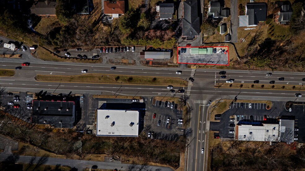 700 Volunteer Pky, Bristol, TN à vendre - Photo du bâtiment - Image 2 de 15