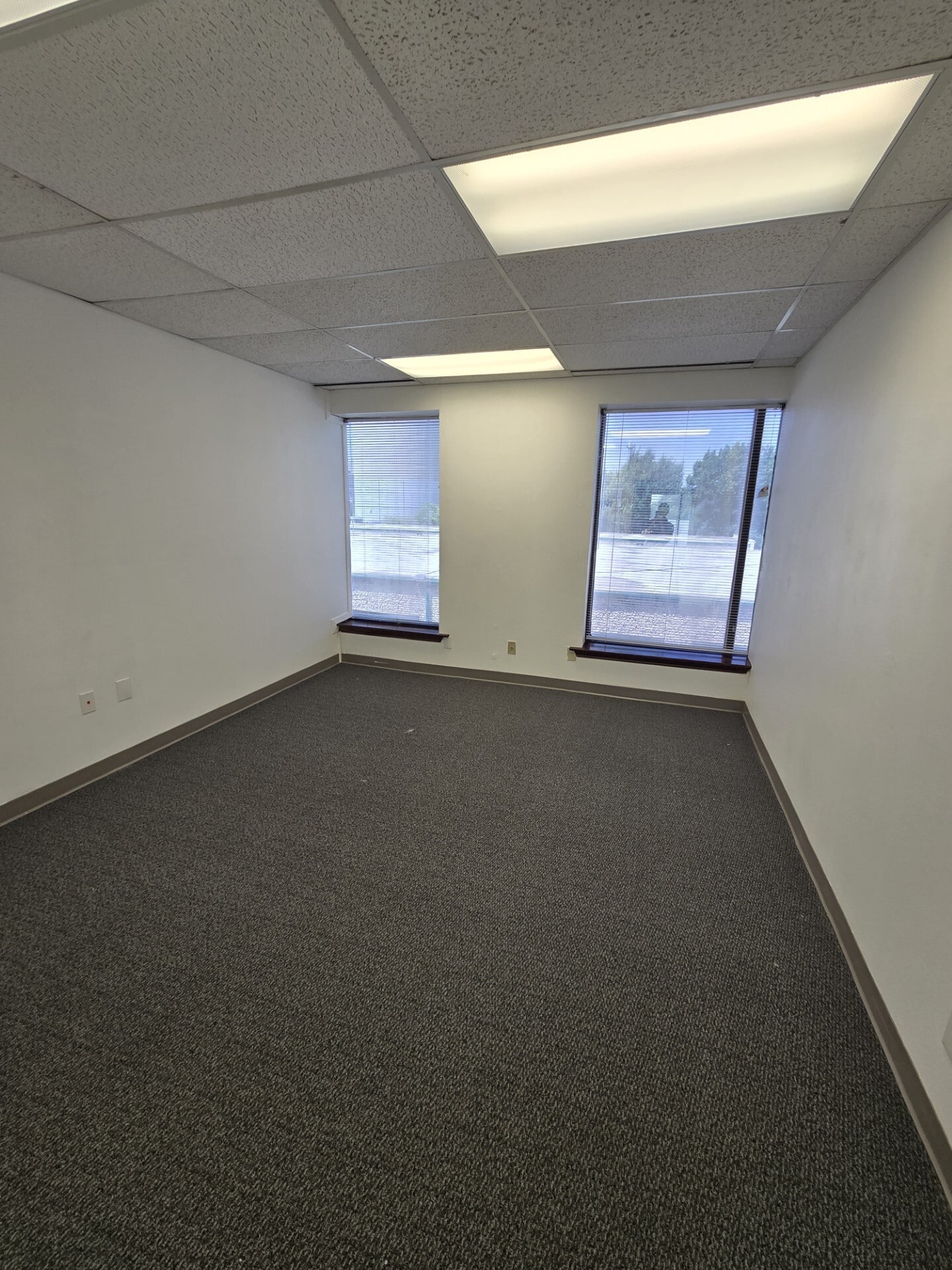 4015 Belt Line Rd, Addison, TX à louer Photo du bâtiment- Image 1 de 1