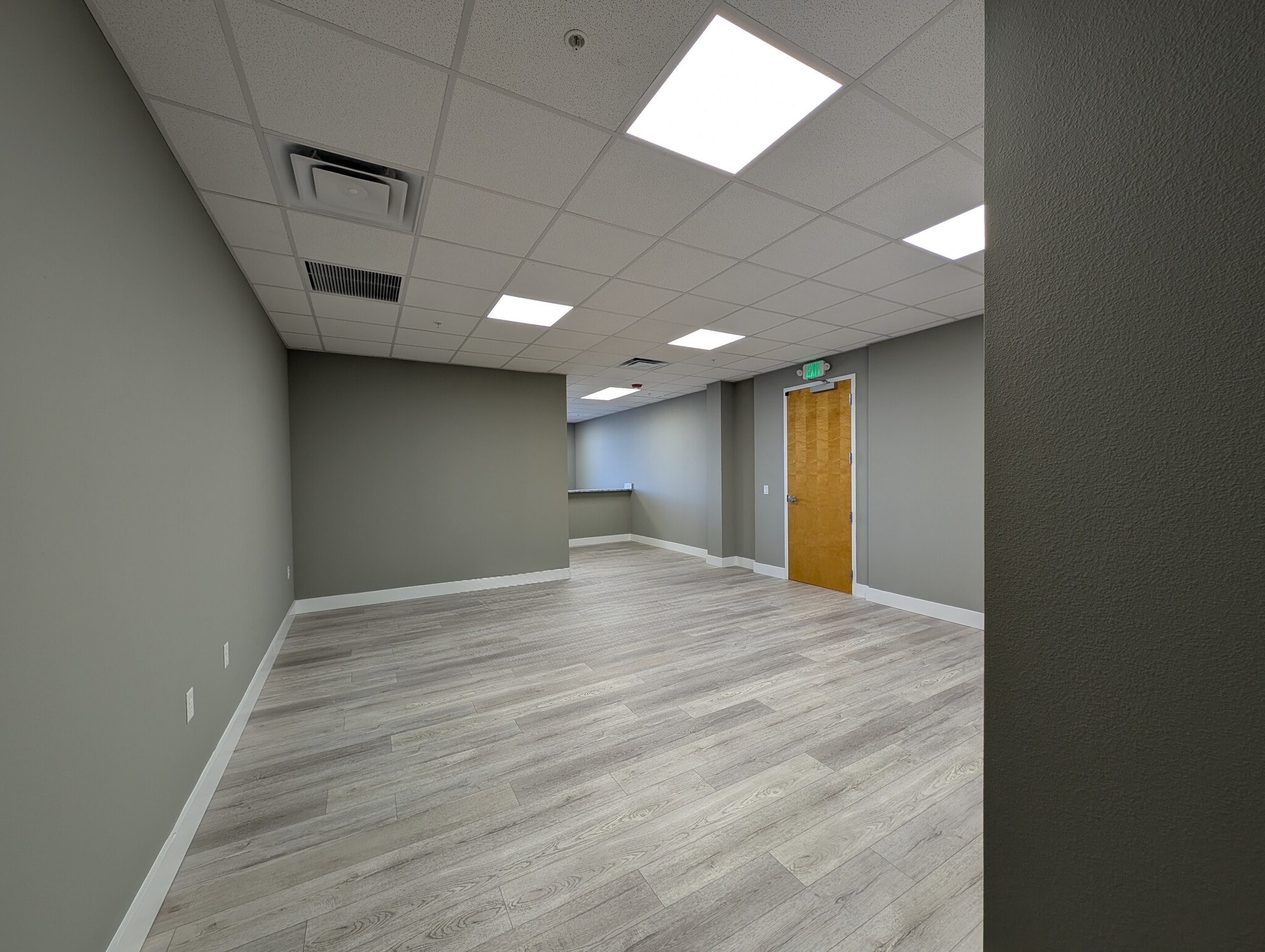 1210 E Osceola Pky, Kissimmee, FL for lease Interior Photo- Image 1 of 24