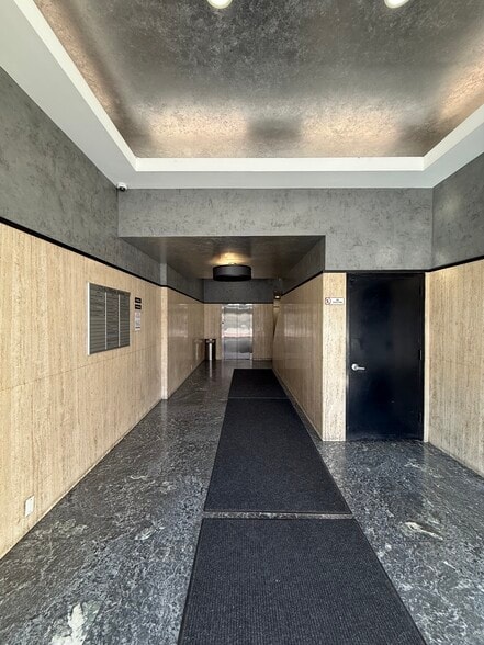 175-55-175-61 Hillside Ave, Jamaica, NY for lease - Lobby - Image 3 of 14