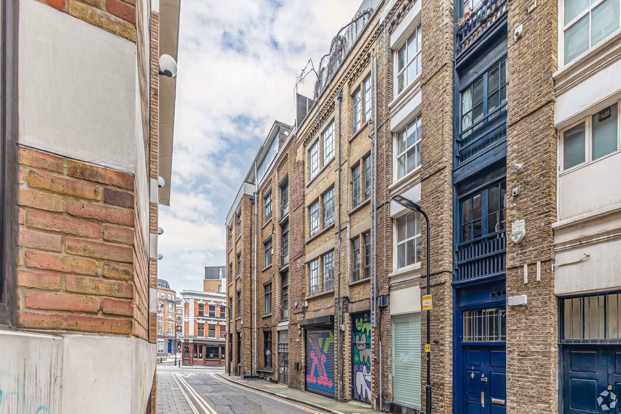4 Ravey St, Londres à vendre Photo du bâtiment- Image 1 de 10