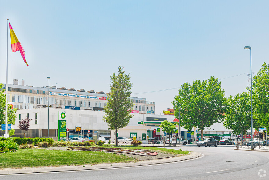 Avenida Juan Pablo II, 26, Paracuellos De Jarama, Madrid for lease - Primary Photo - Image 1 of 4