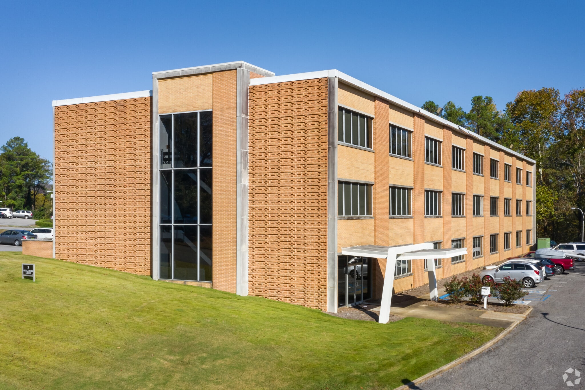 2 Office Park Cir, Birmingham, AL for lease Building Photo- Image 1 of 7