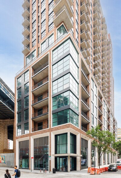 69 Adams St, Brooklyn, NY à louer - Photo du bâtiment - Image 2 de 4