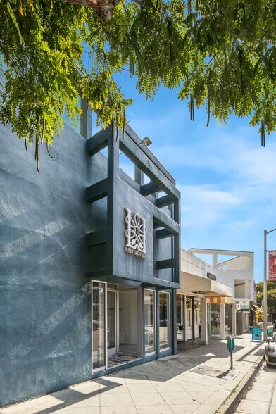 638-644 N Robertson Blvd, West Hollywood, CA à louer - Photo du bâtiment - Image 2 de 11
