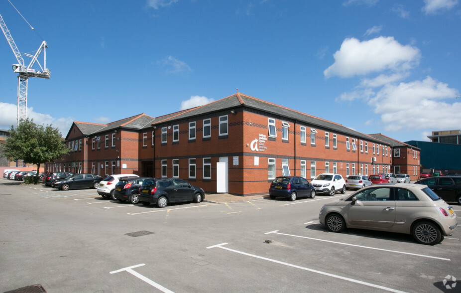 Curran Rd, Cardiff for lease - Primary Photo - Image 1 of 5