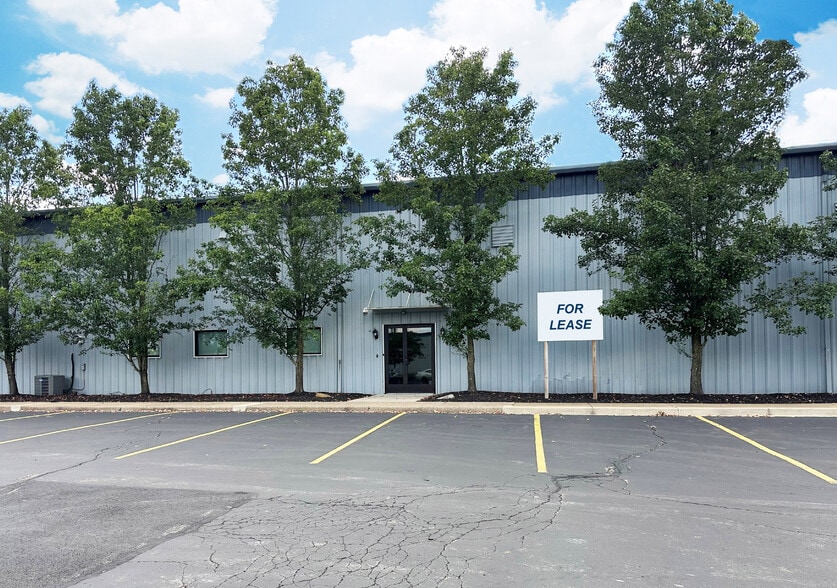 400 Commerce Blvd, Lawrence, PA for lease - Building Photo - Image 2 of 10