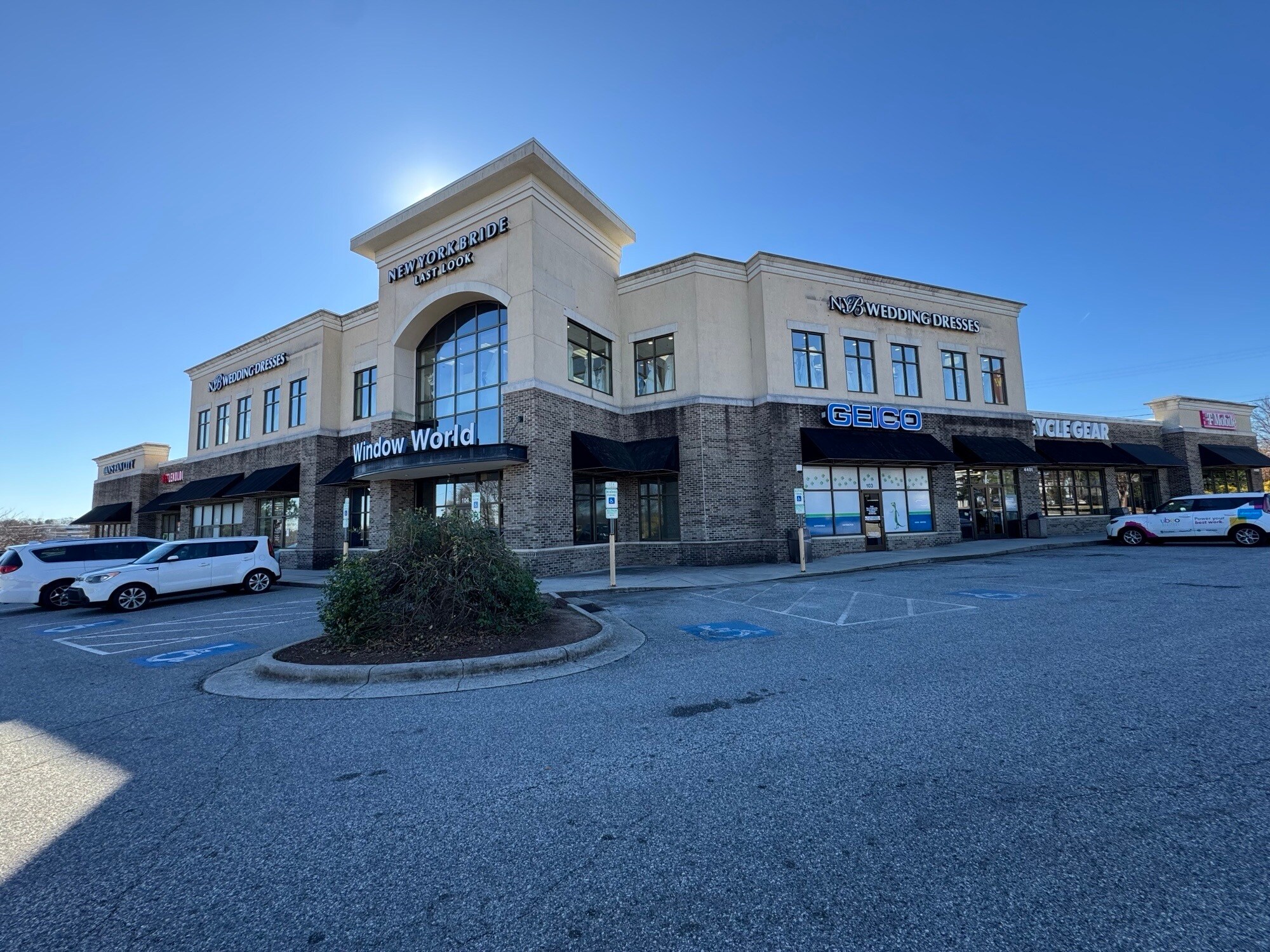 4401 W Wendover Ave, Greensboro, NC for lease Interior Photo- Image 1 of 4