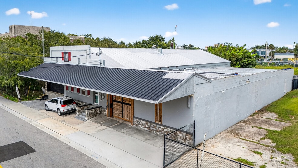 117 N Charles St, Daytona Beach, FL for sale - Building Photo - Image 3 of 6