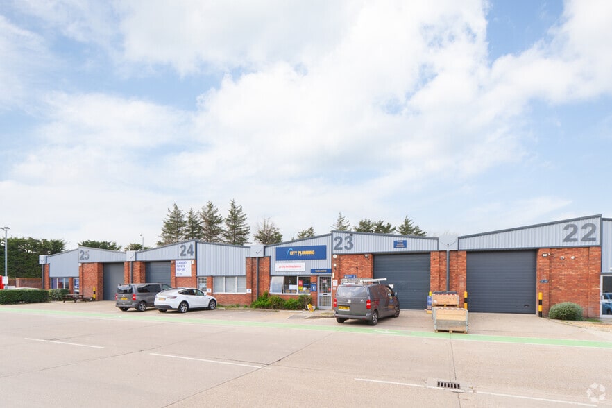 The Vale, London for lease - Building Photo - Image 3 of 7