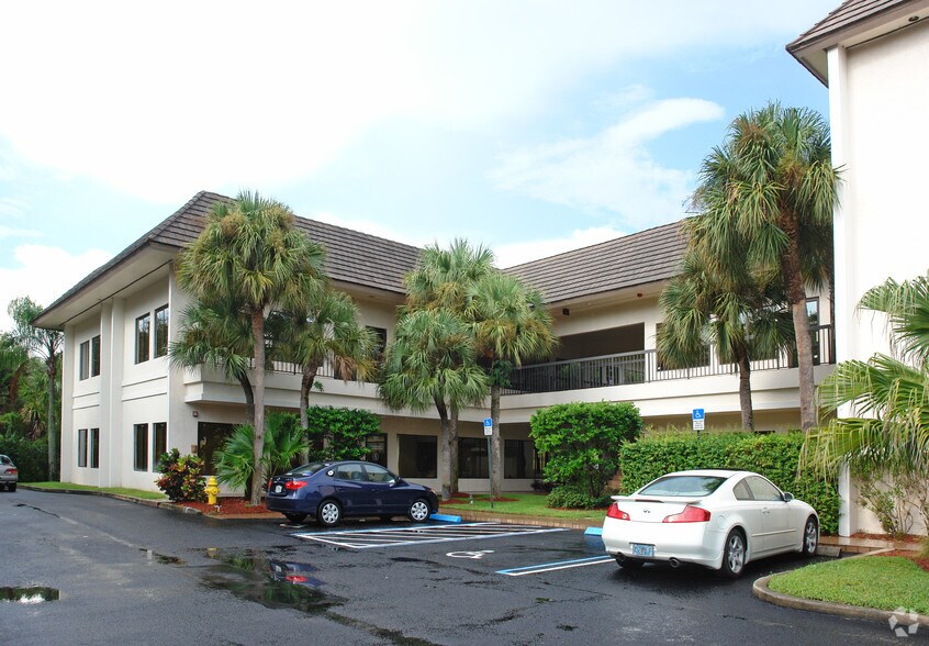 600 Sandtree Dr, Palm Beach Gardens, FL à louer - Photo du bâtiment - Image 2 de 4