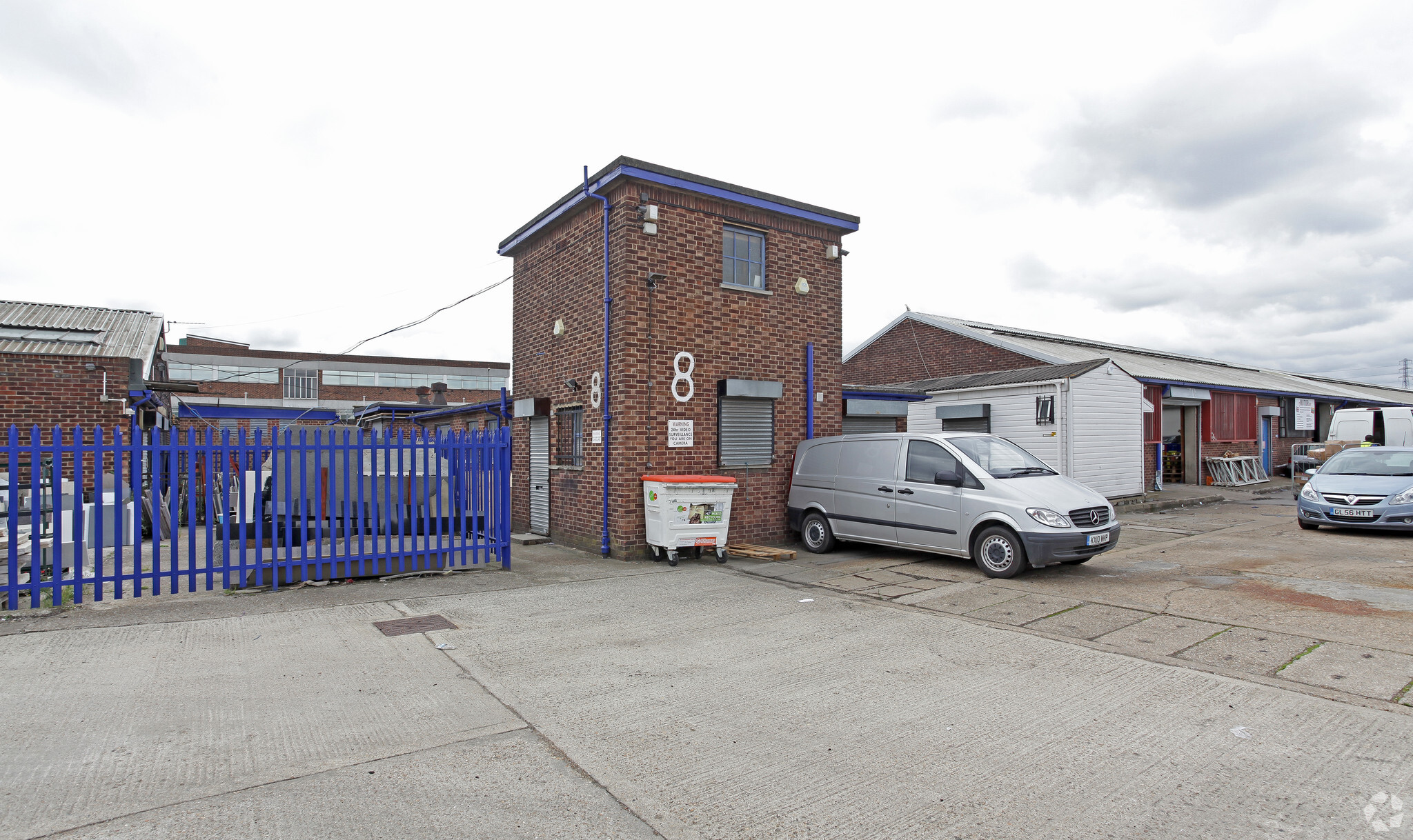 25 Thames Rd, Barking for lease Primary Photo- Image 1 of 3