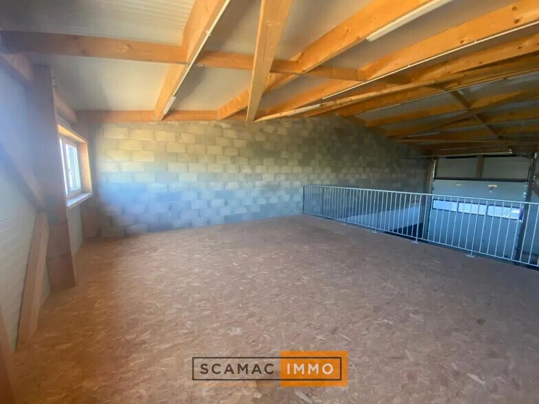 Office in Marignane for lease - Interior Photo - Image 3 of 6